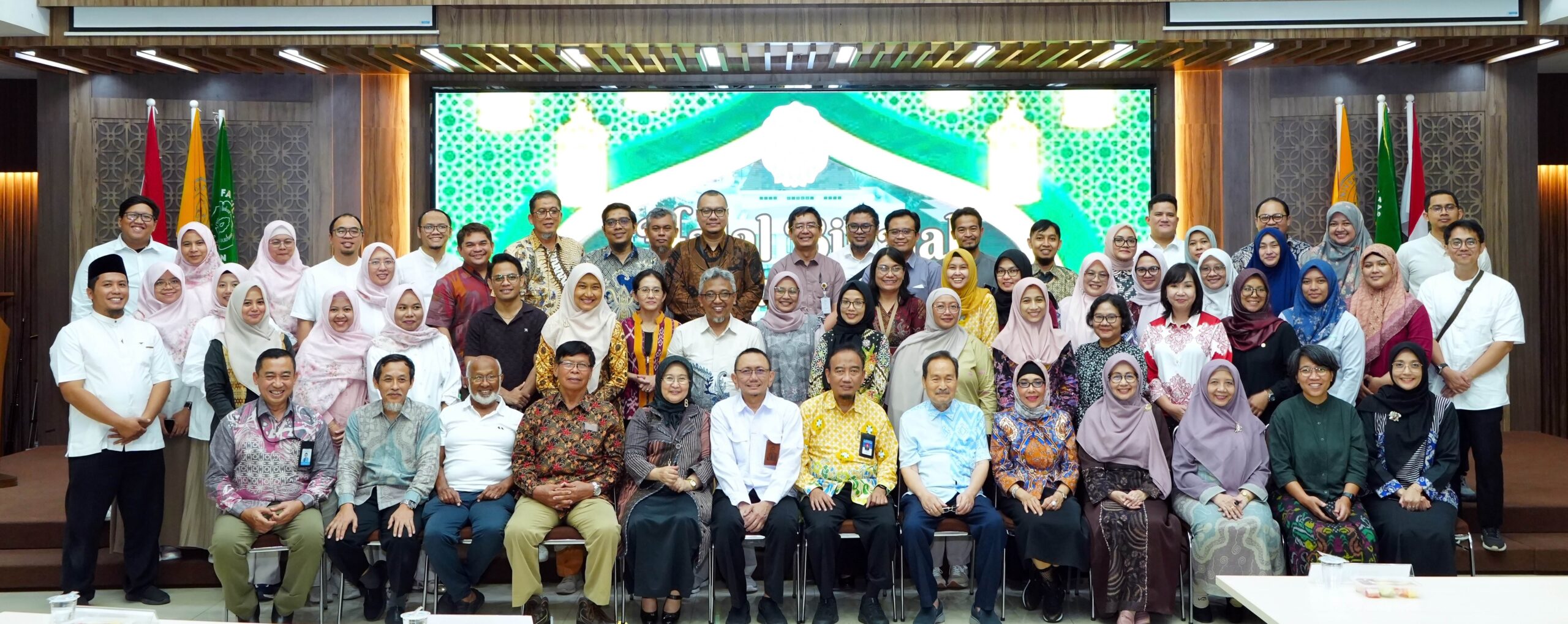 SARASEHAN & HALAL BIHALAL PROGRAM STUDI ILMU KEDOKTERAN S3 FAKULTAS KEDOKTERAN UNS